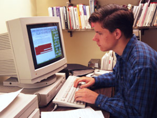 В мире функционируют более 2 млн. серверов и более 300 млн. пользователей Интернета!