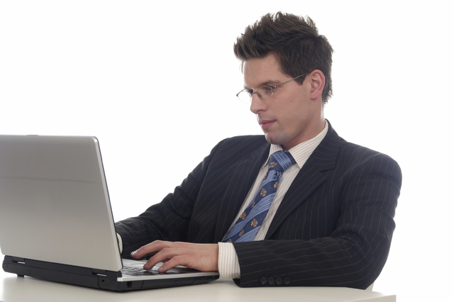 Тим Бернерс-Ли, ученый-компьютерщик из Оксфорда, сотрудник Европейского центра ядерных исследований (ЦЕРН), изобрел принципиально новый способ свободного доступа в Сеть - World Wide Web