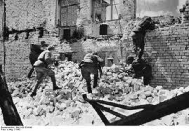 Russians stop Nazi advance at Stalingrad
