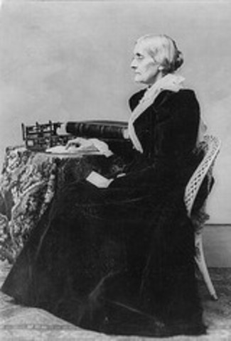 Equal pay is asked for women teachers