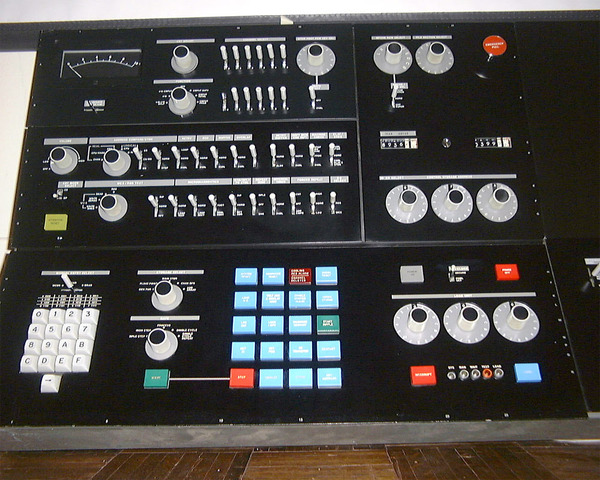 4 поколение ЭВМ