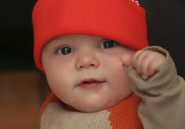 The doctor finally decides to "help" cure Coyotito 8pm