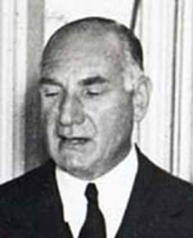 Albert Warner is born