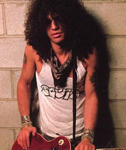 Slash officially leaves Guns N' Roses