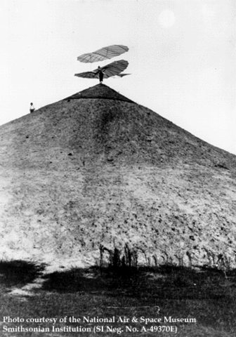 Monoplane Gliders Operate Succesfully