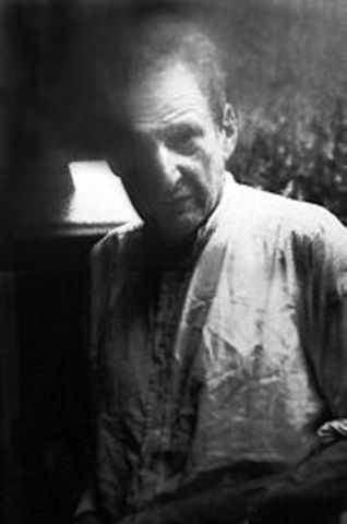 His grandson, the noted artist Lucian Freud, was born.