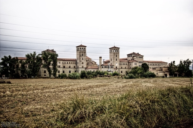 Ingressà al seminari de Vic