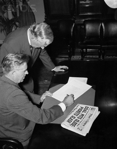 Neutrality Acts passed by US Congress