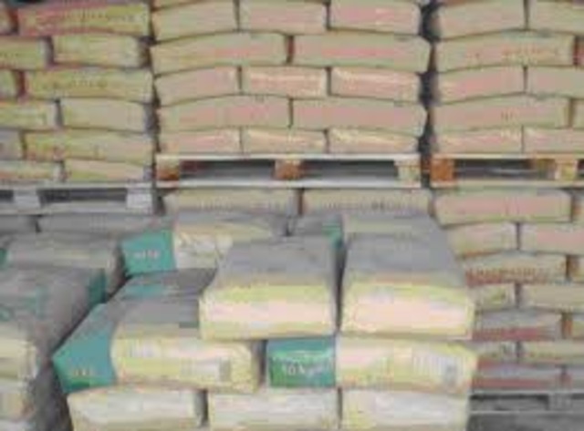 Joseph Aspin patenta el cemento portland.