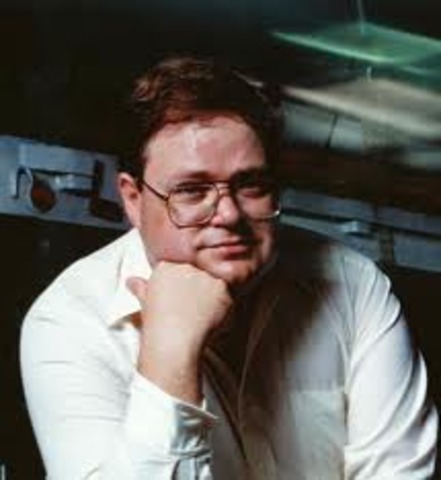 Apple recruits Mike Scott as CEO