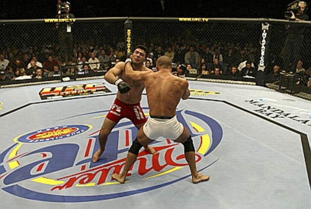 UFC débuts.
