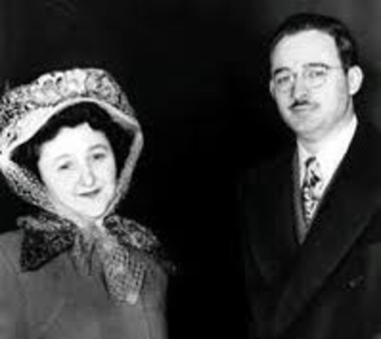 Rosenbergs Trial Starts