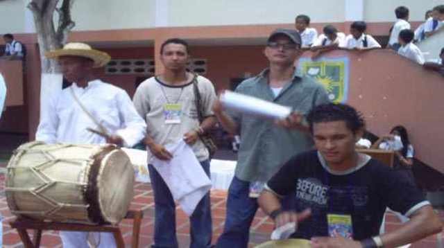 en busca de nuevos integrantes al grupo de tamboras