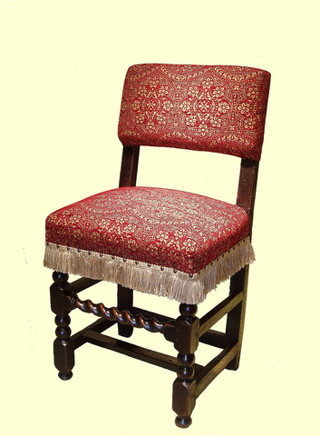 Farthingale Chair