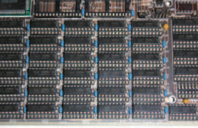 DRAM (Dynamic Random Access Memory)