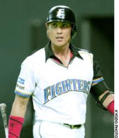 Tsuyoshi Shinjo, an outfielder for the San Francisco Giants, becomes the first Japanese player to take part in a World Series game.