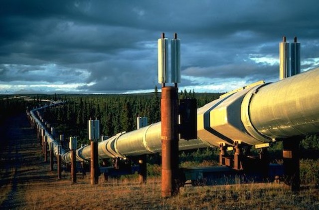 Trans-Alaska Pipleline's First Journey Succeeds (Alaska)