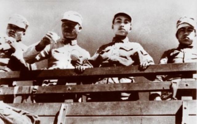 First American forces arrive in Great Britain.