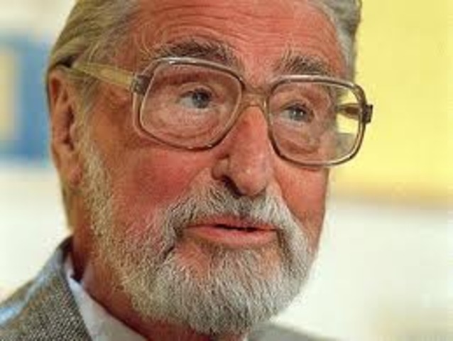 Dr. Seuss dies