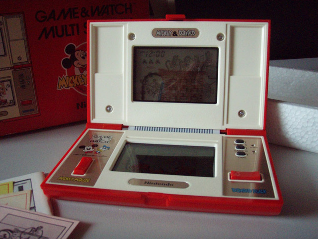 The ancient Nintendo DS. The Game and Watch.