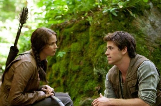 Katness Thinks About Running Off With Gale. SE4687