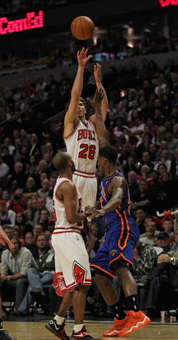 currently plays for the Chicago Bulls of the National Basketball Association. He plays as a shooting guard/small forward.