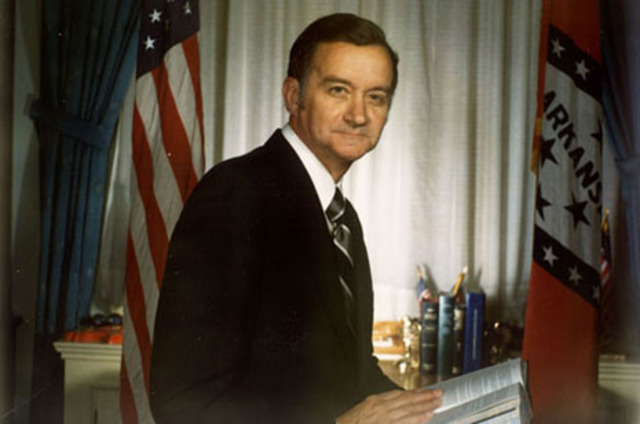 Clinton challenged  republican John Paul Hammerschmidt for his seat in the U.S. House of Representatives.