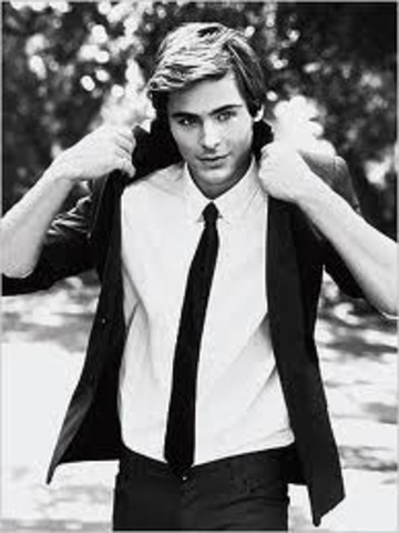 In 2006 Zac got the lead role Troy Bolton in High School Musical!!!