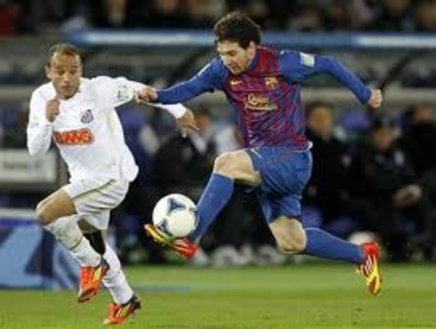 messi dribbles