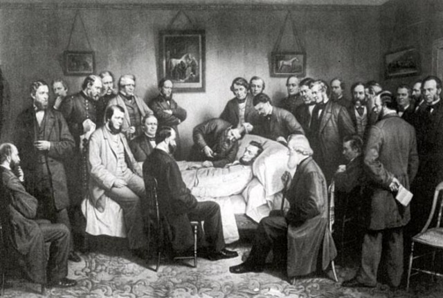 President Lincoln dies at 7:22 in the morning.