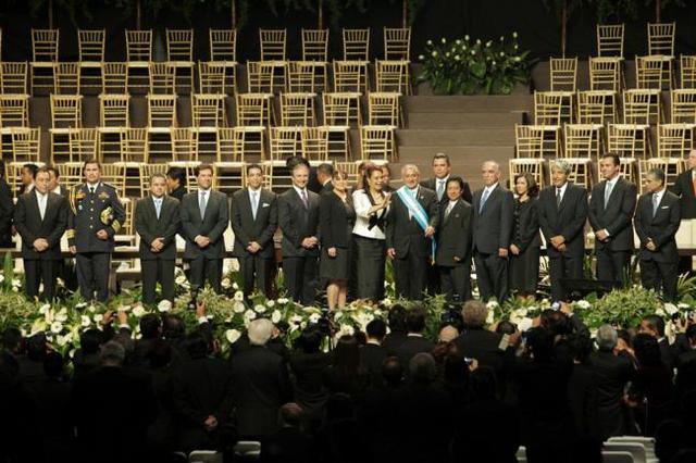 LA DICTADURA Y EL AUTORITARISMO.