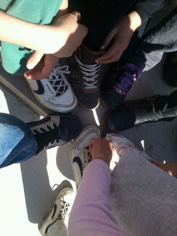 Nens jugant a fet i amagar