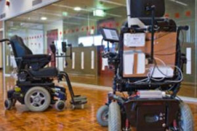 Silla de rueda dirigida por el cerebro