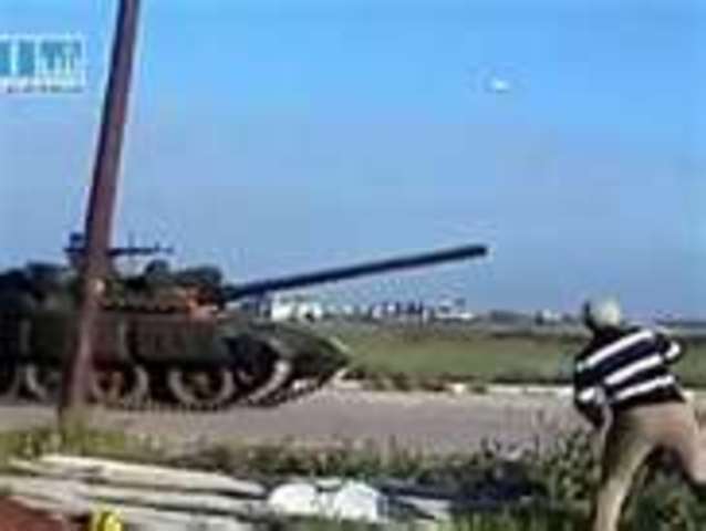 Syrians hit first anniversary of year long uprising