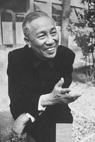 Kissinger has secret negotiations with Le Du Tho, North Vietnam's negotiator.