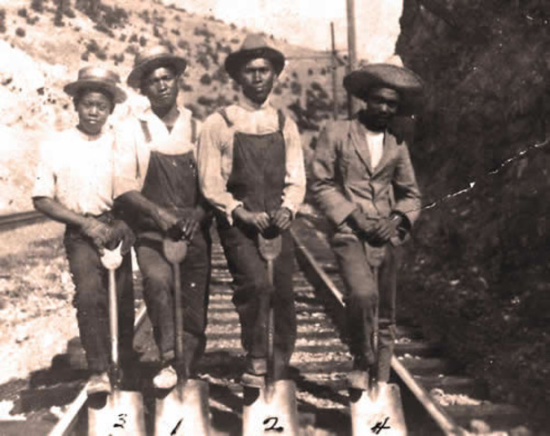 Filipinos come to America