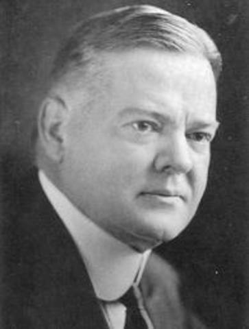 Wins election against Herbert Hoover