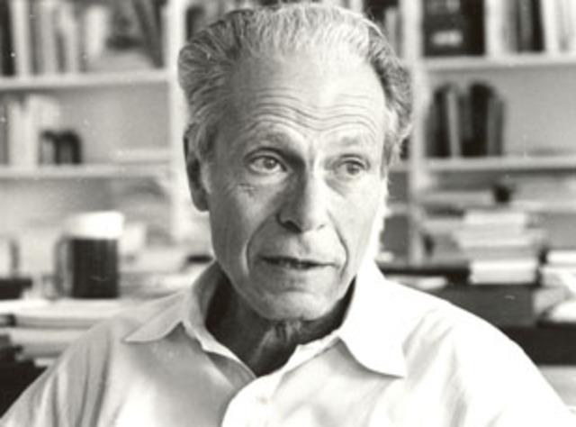 Ideas de Hirschman sobre: los eslabonamientos hacia adelante y hacia atrás, para racionalizar el proceso de la industrialización.