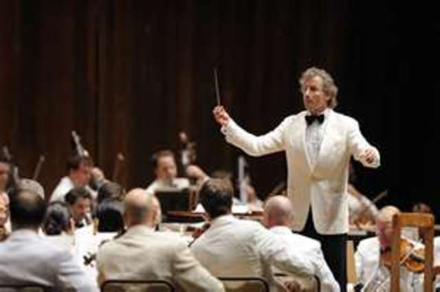 Become Director of the St. Louis Symphony