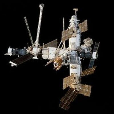Timeline: RUSSIAN SPACE STATION MIR