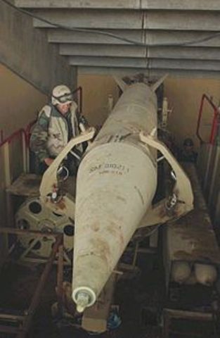 Iraq destroys its Al Samoud missiles