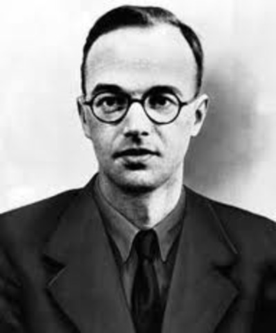 Klaus Fuchs Leaks Info to U.S.S.R.