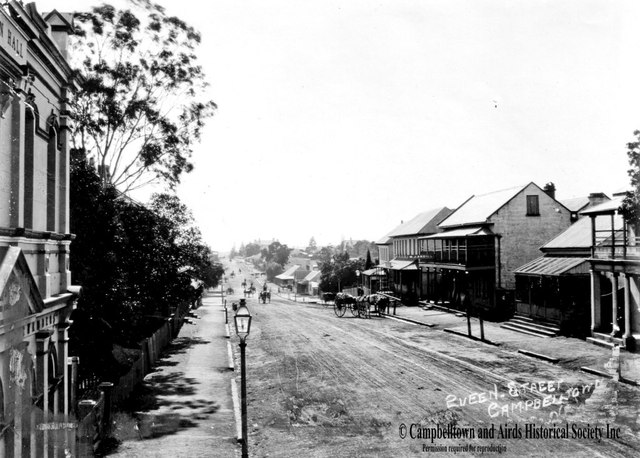 Gas street lighting common in Britain