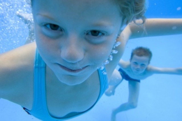 Swimming without goggles