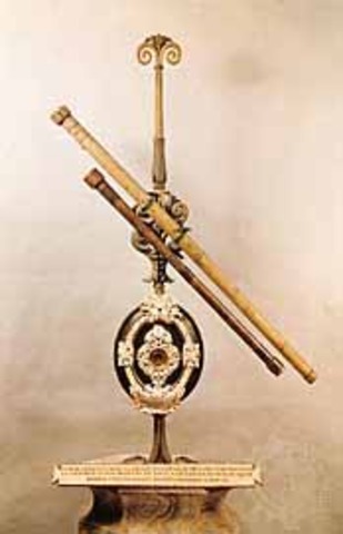 Galileo Galilei builds his first telescope, which leads to the discovery that ultimately confirm the heliocentric system