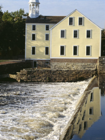 First textile factory built in the USA
