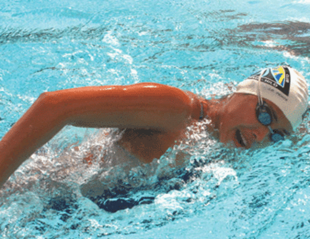 Juliana restarted Swimming lessons