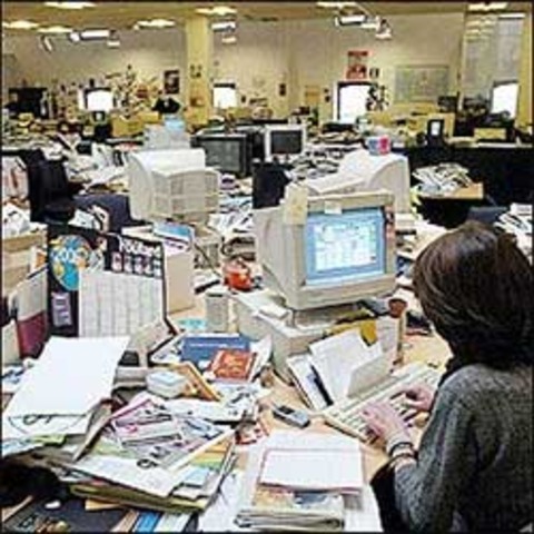 Juliana started working as a Jornalist in two newspaper while she was studying.