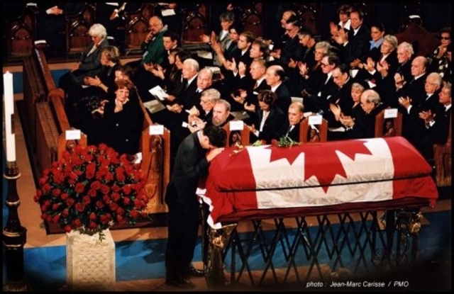 Pierre Trudeau dies