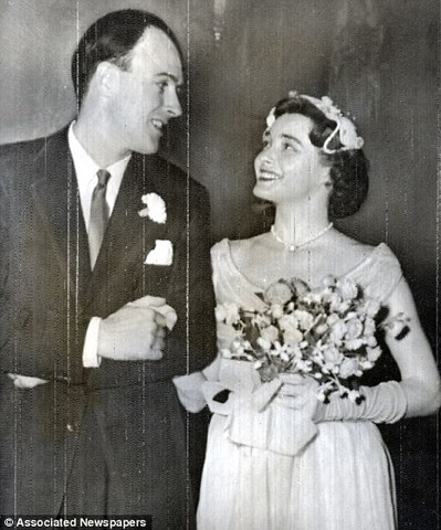 Gets married to Patricia Neal, (actor)